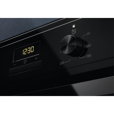 Духовой шкаф Electrolux EOF3H50BK черный